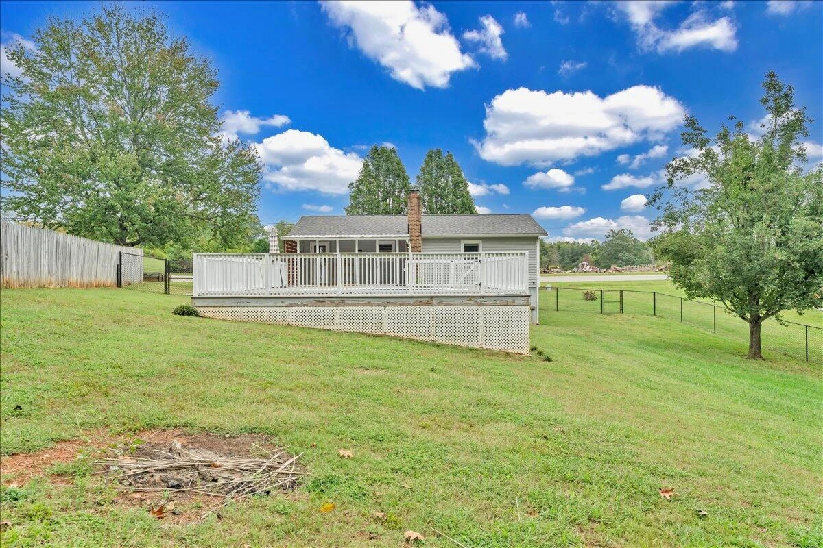 1035 Falling Creek RD - Photo 39