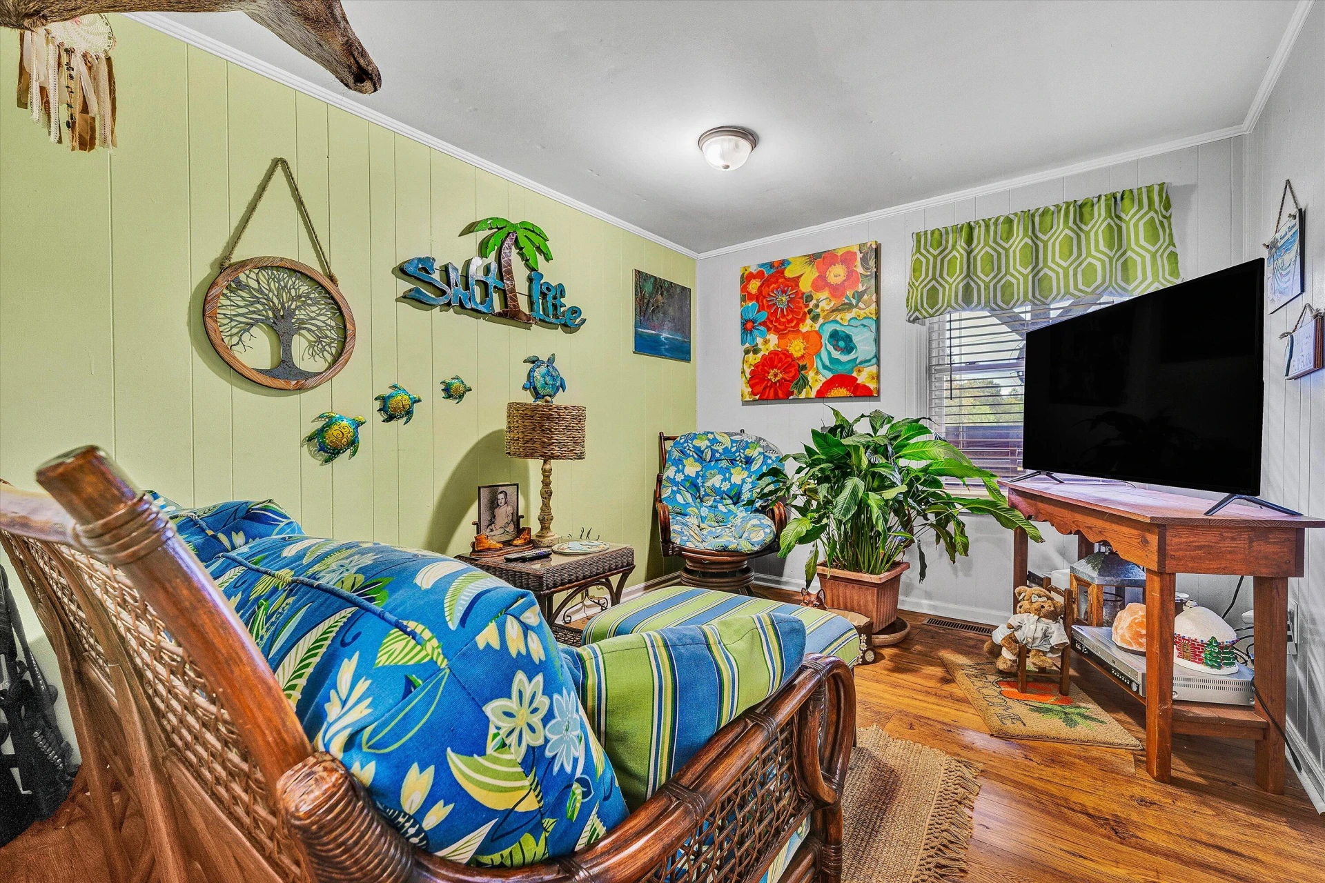 1057 Eaffa LN - Photo 14