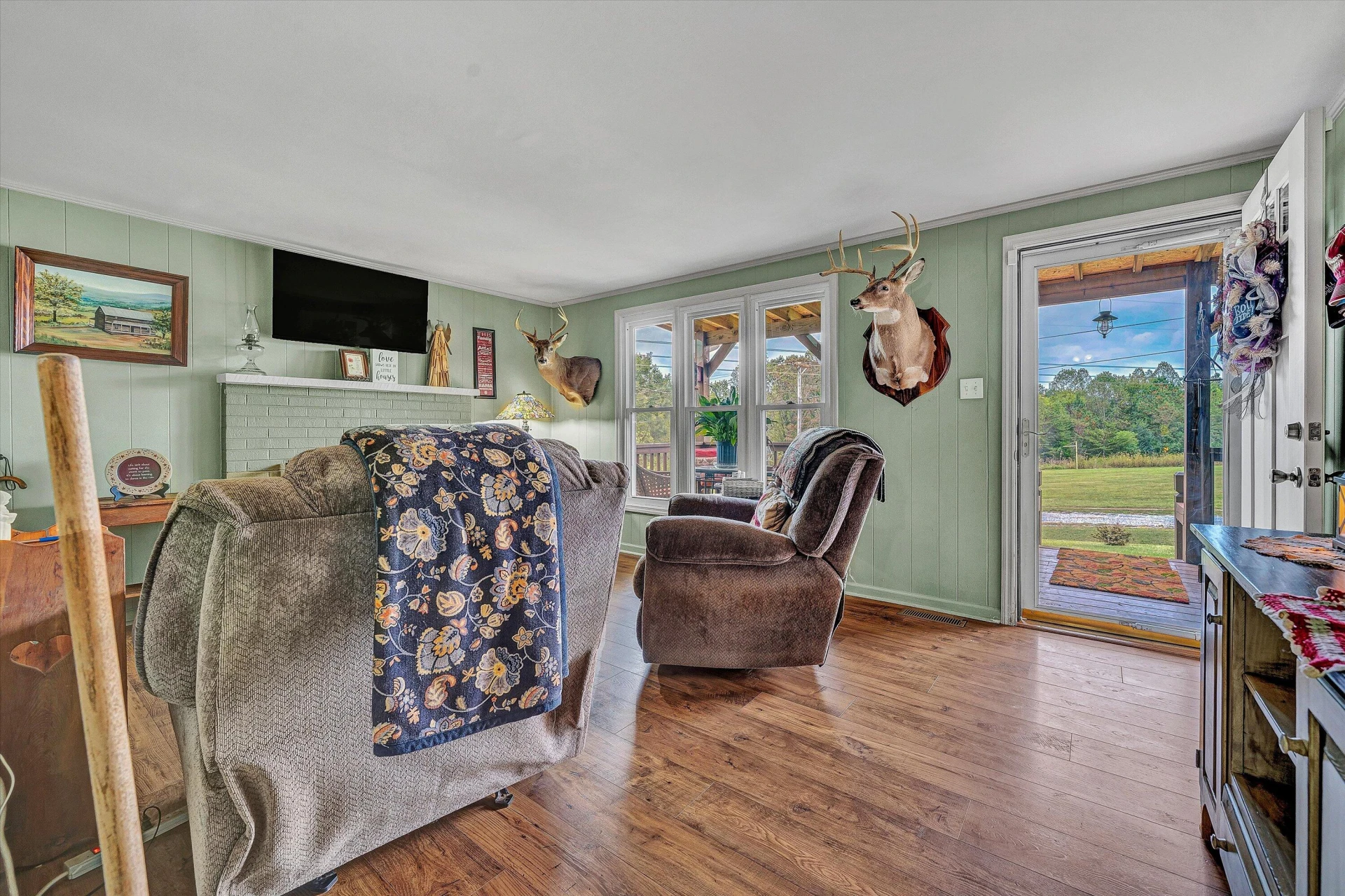1057 Eaffa LN - Photo 5