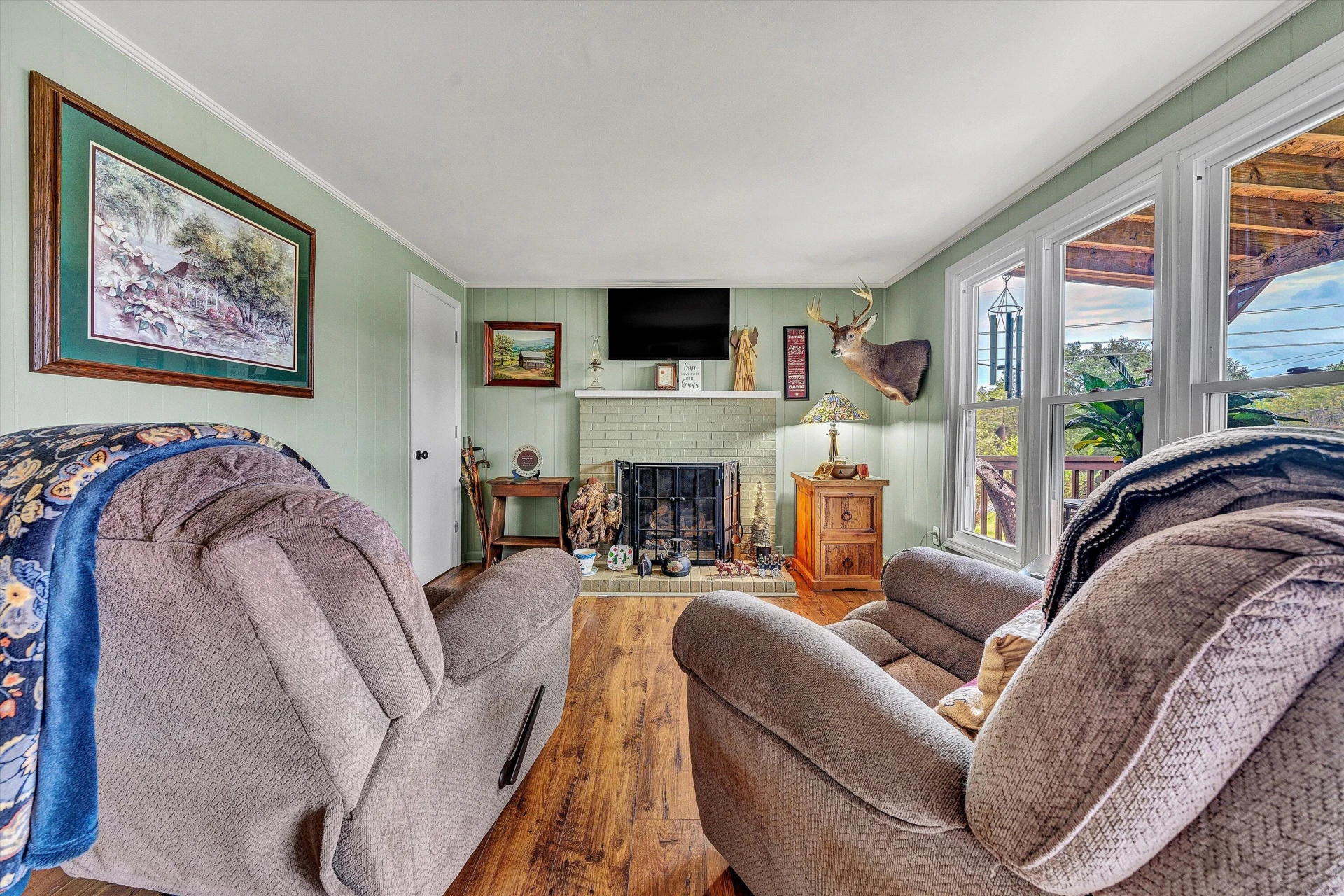 1057 Eaffa LN - Photo 6