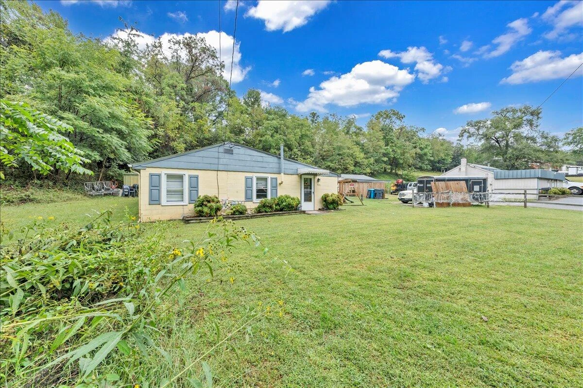 4251 Hershberger RD NW - Photo 19
