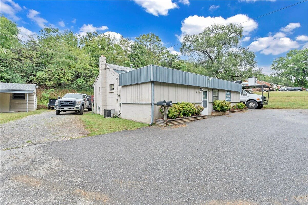 4251 Hershberger RD NW - Photo 37