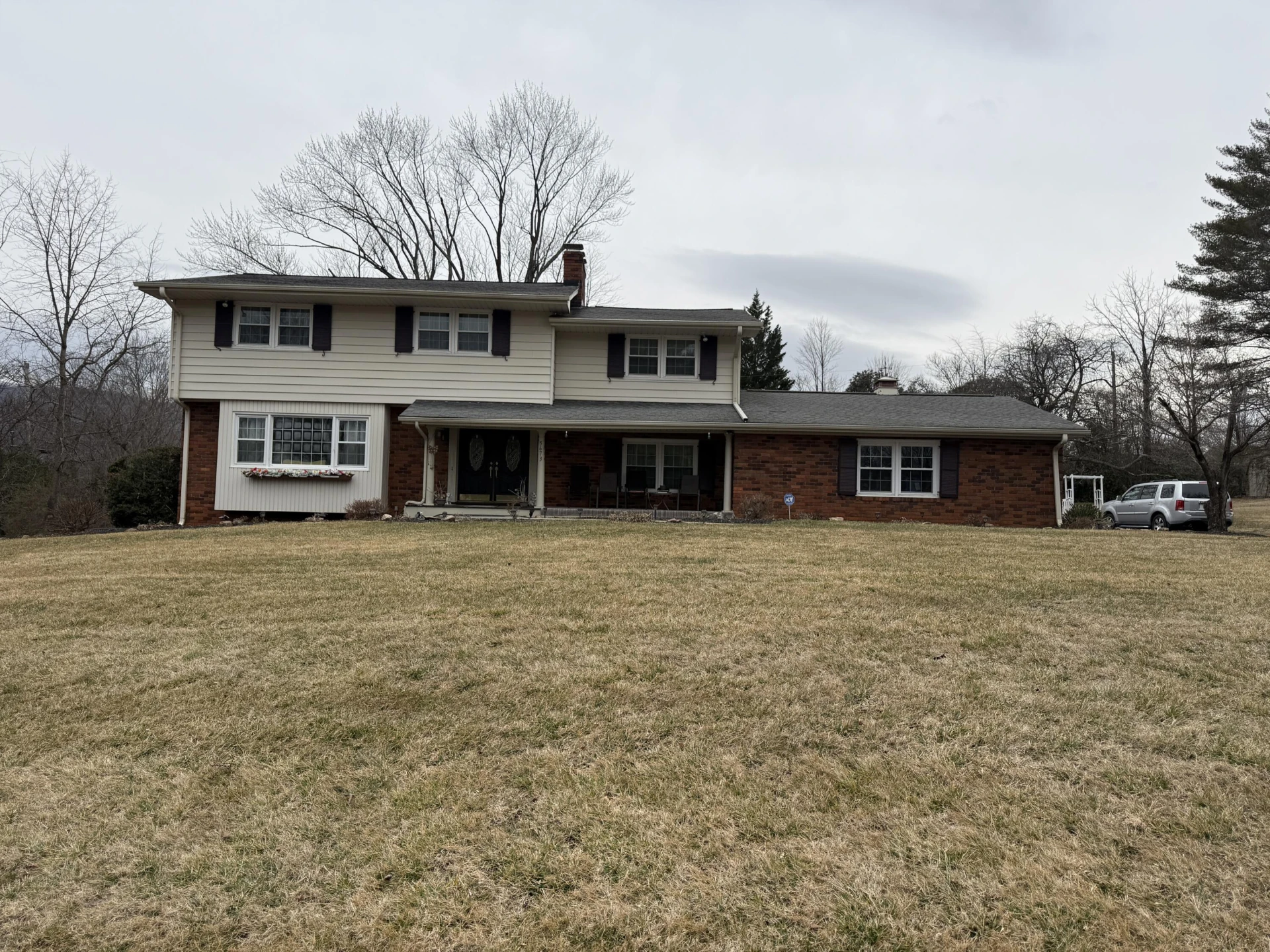 5673 Club LN - Photo 2