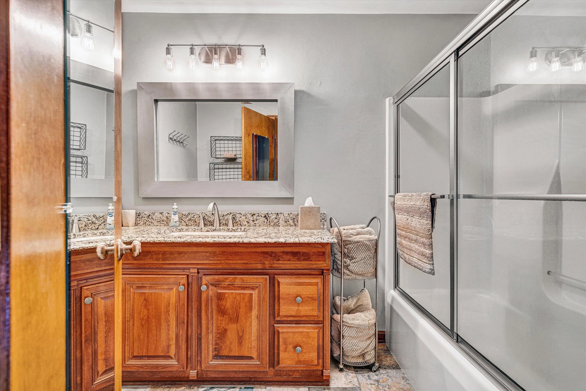 111 Woodlake DR - Photo 20