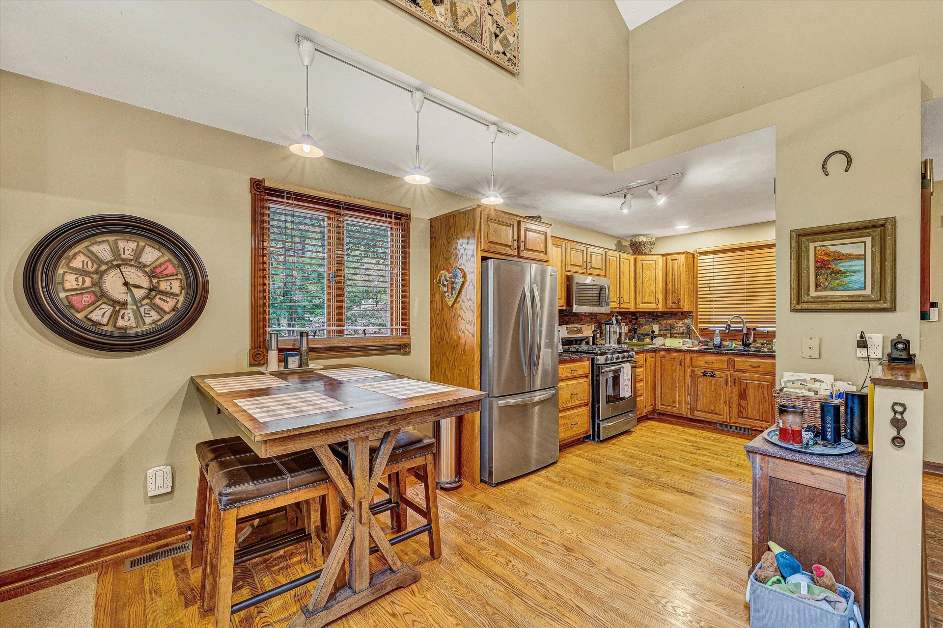 111 Woodlake DR - Photo 10