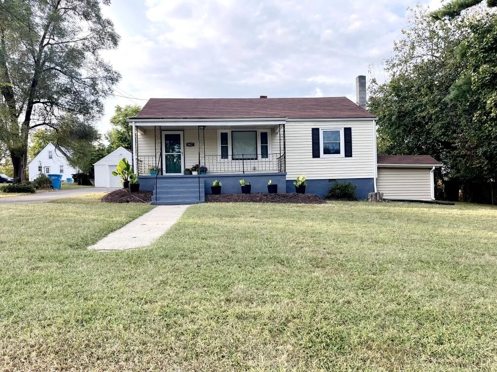 3627 Lilac AVE NW - Photo 2