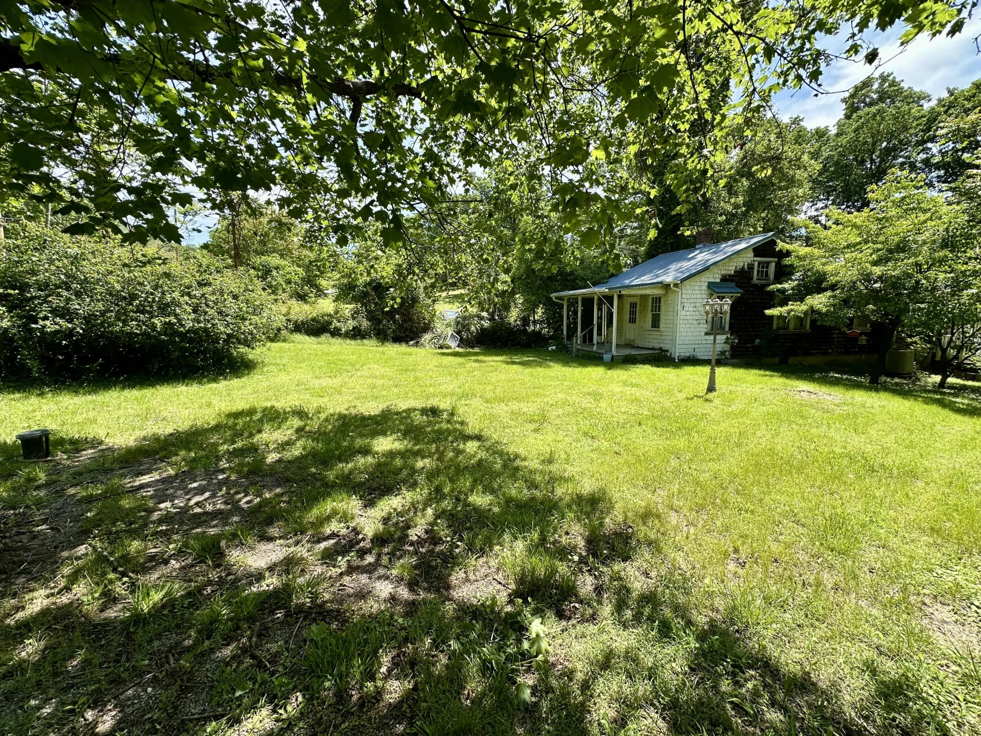 1074 Lynn LN - Photo 5