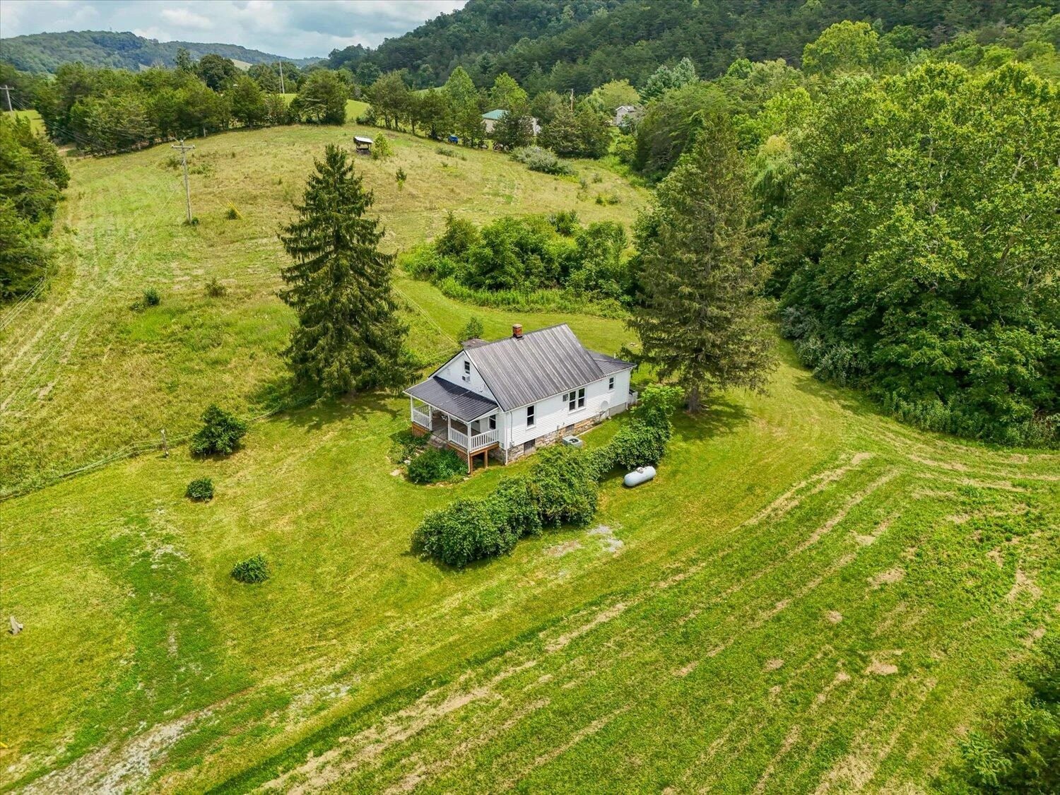 8580 Blacksburg RD - Photo 32
