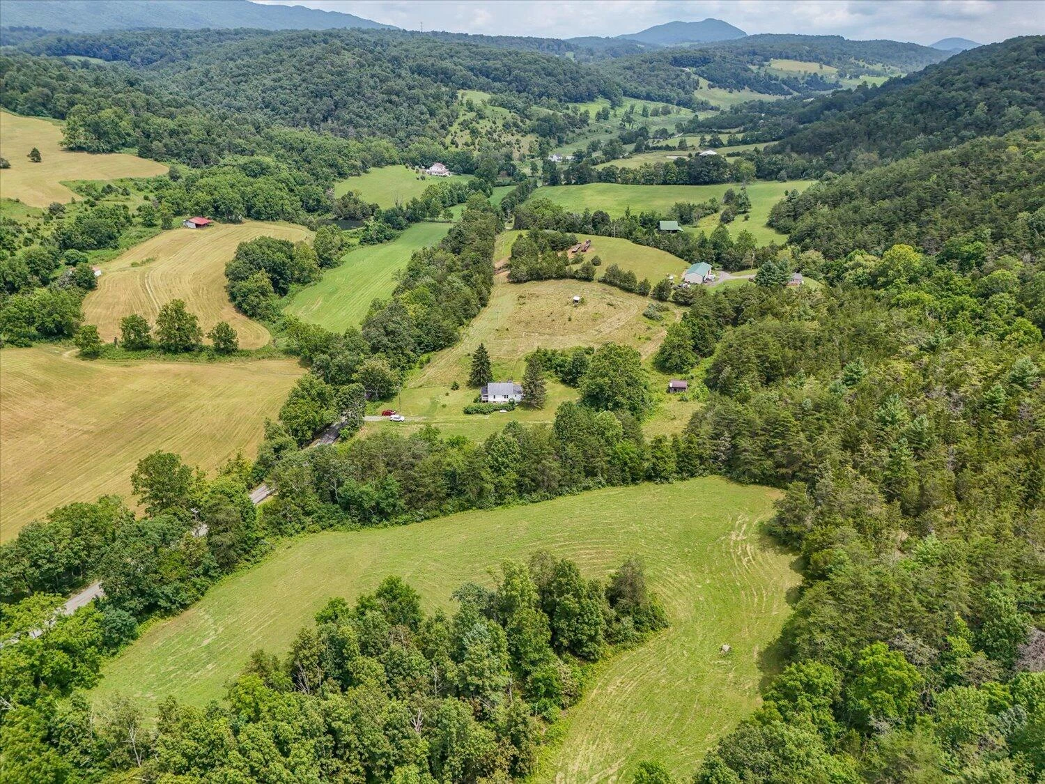 8580 Blacksburg RD - Photo 36