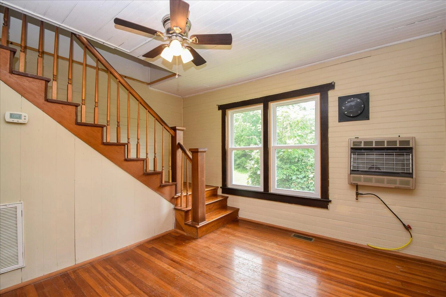 8580 Blacksburg RD - Photo 4