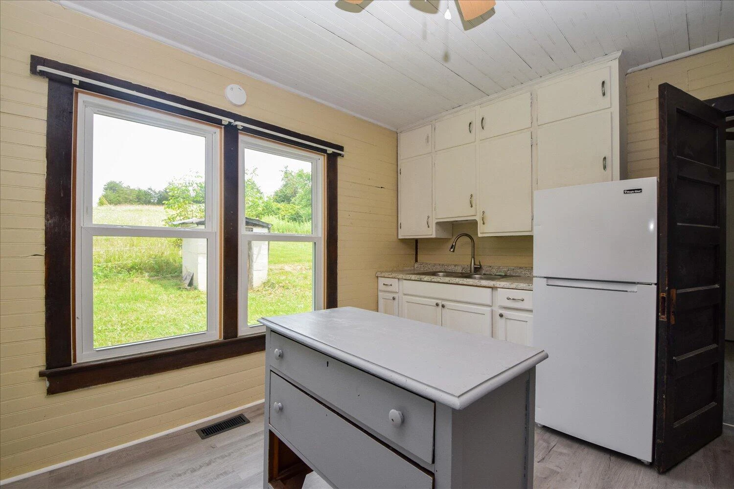 8580 Blacksburg RD - Photo 7
