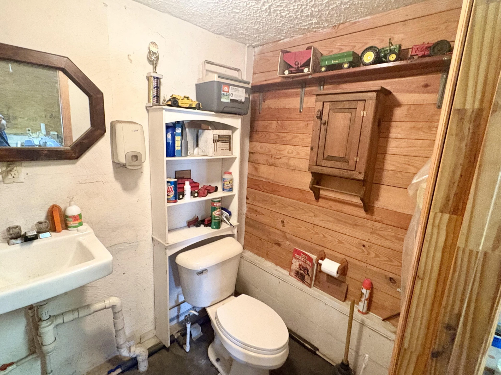 2543 Rutrough RD - Photo 16