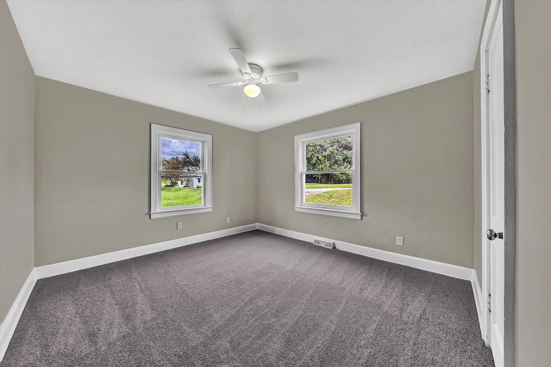 2719 Edison ST NE - Photo 16