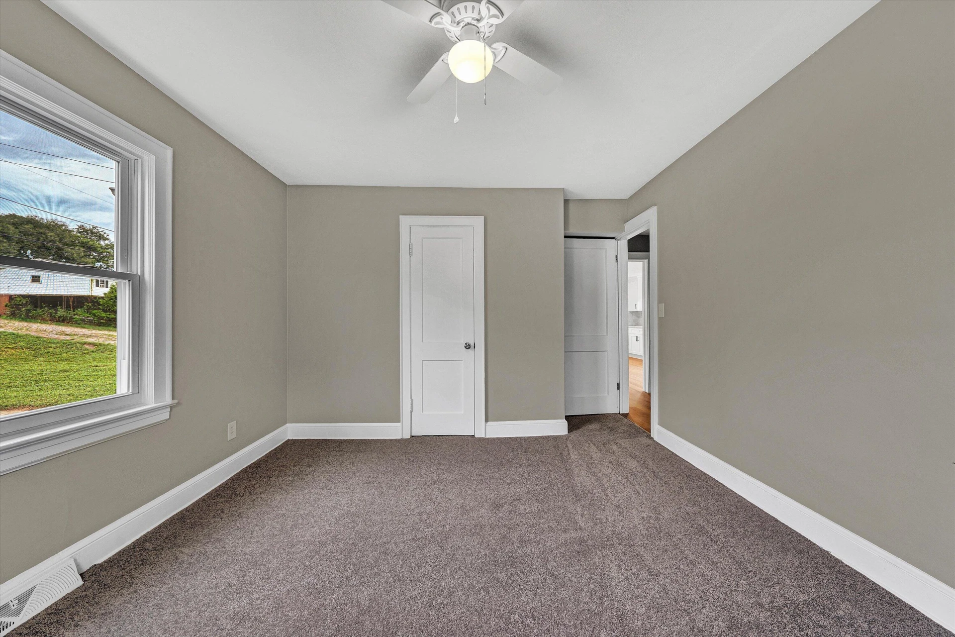 2719 Edison ST NE - Photo 17