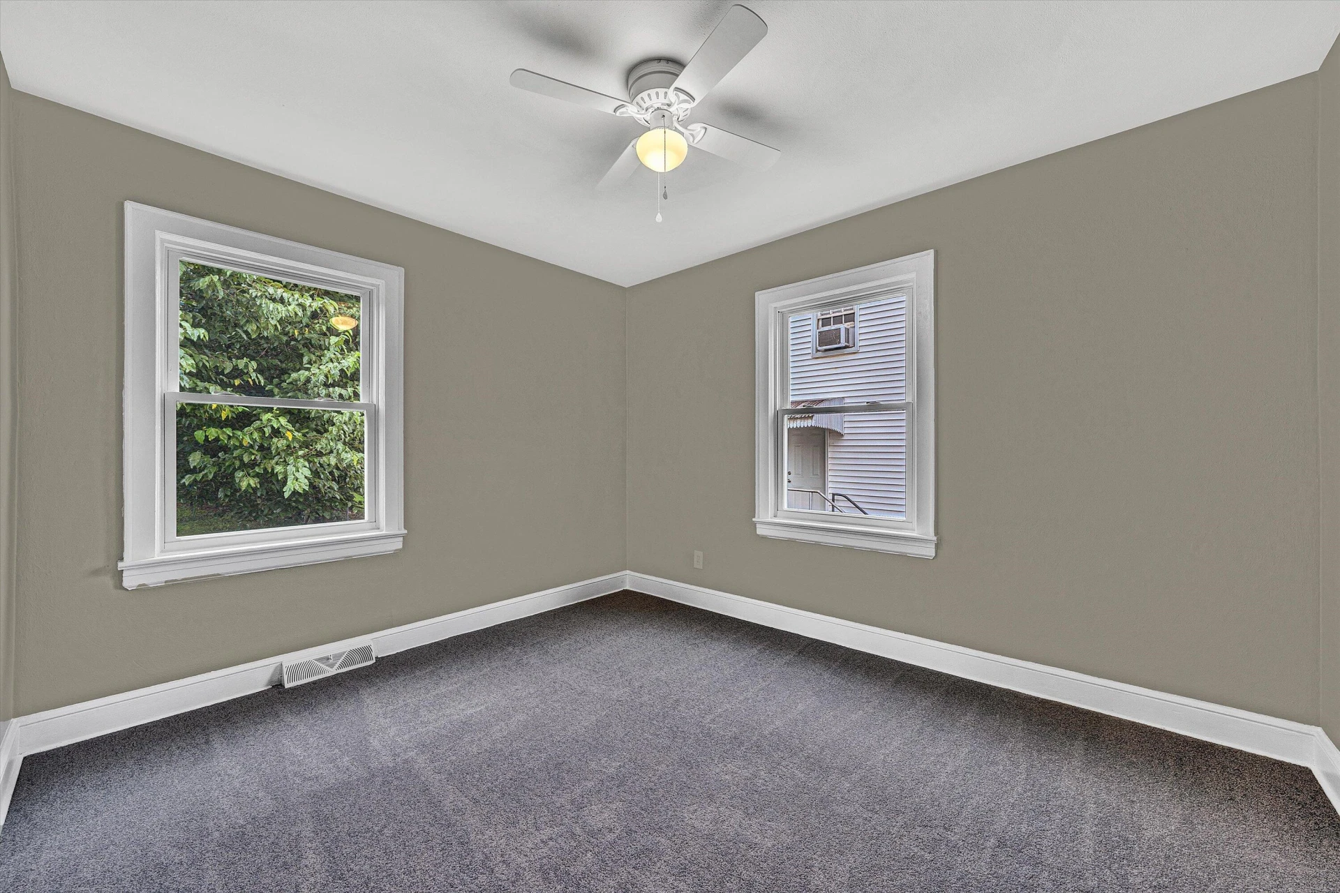 2719 Edison ST NE - Photo 18