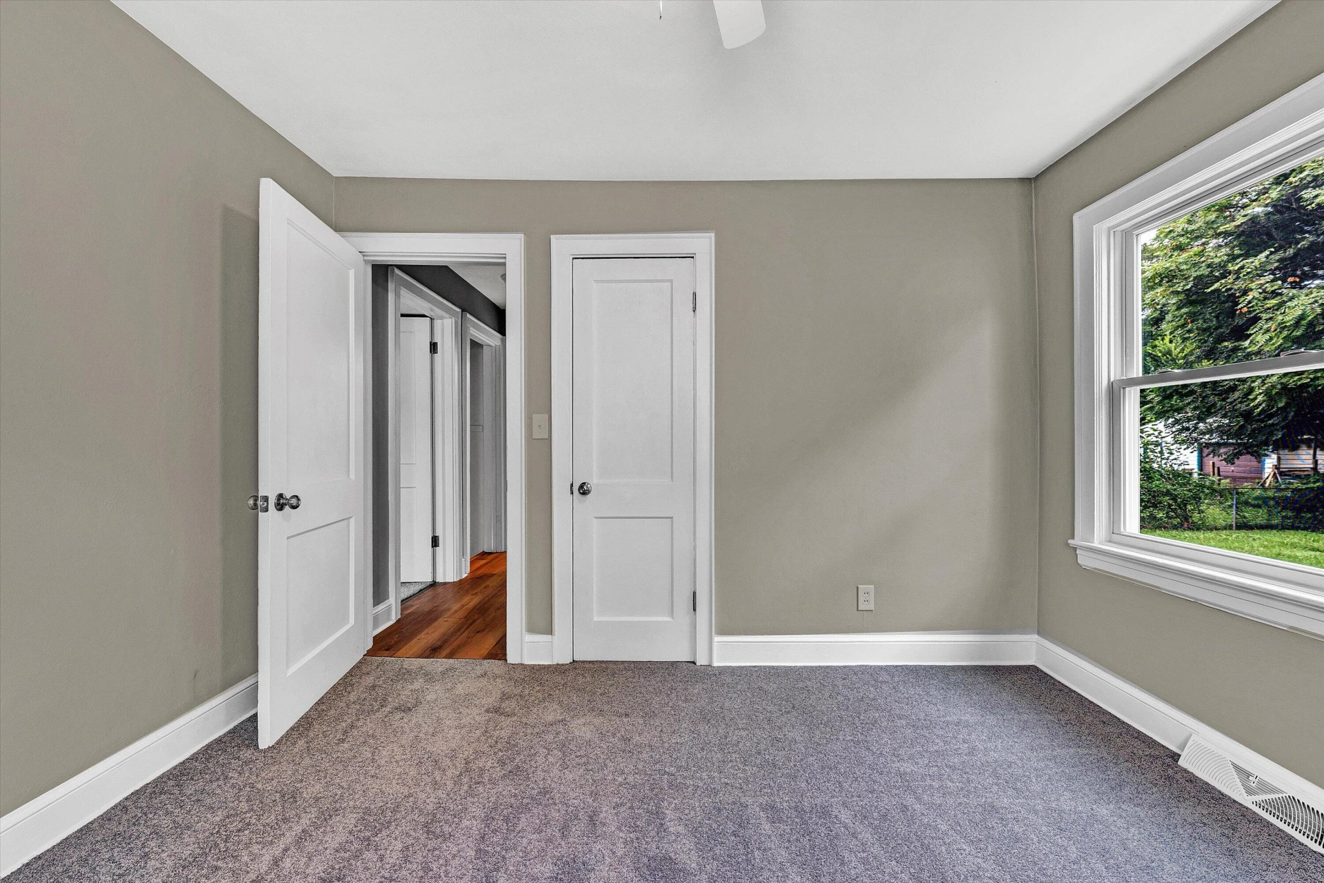 2719 Edison ST NE - Photo 19