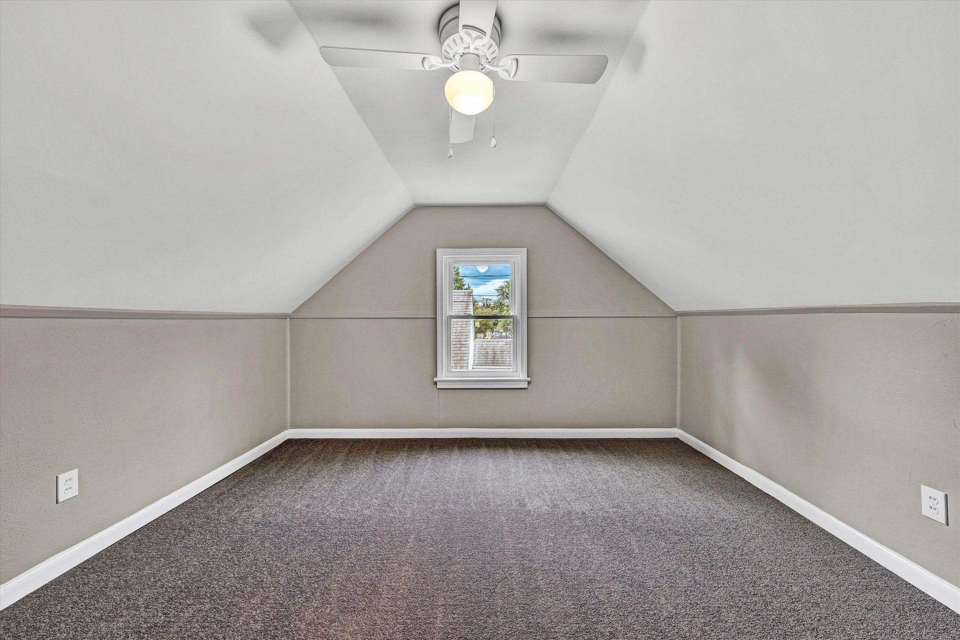 2719 Edison ST NE - Photo 23