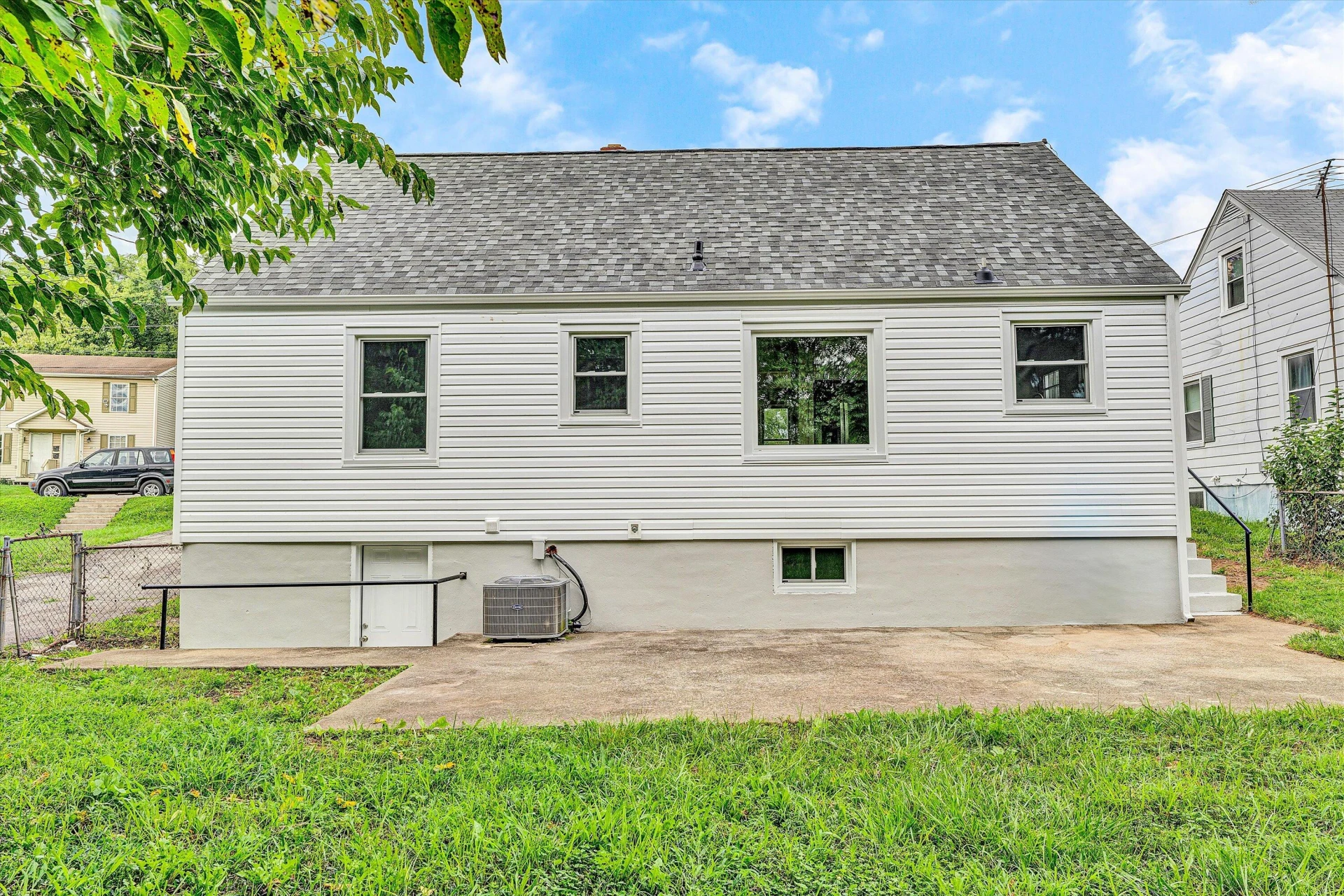 2719 Edison ST NE - Photo 27