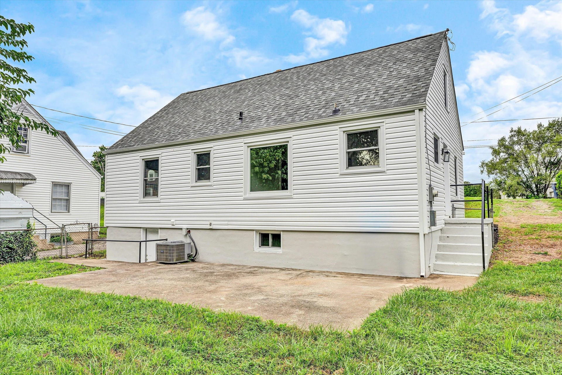 2719 Edison ST NE - Photo 28