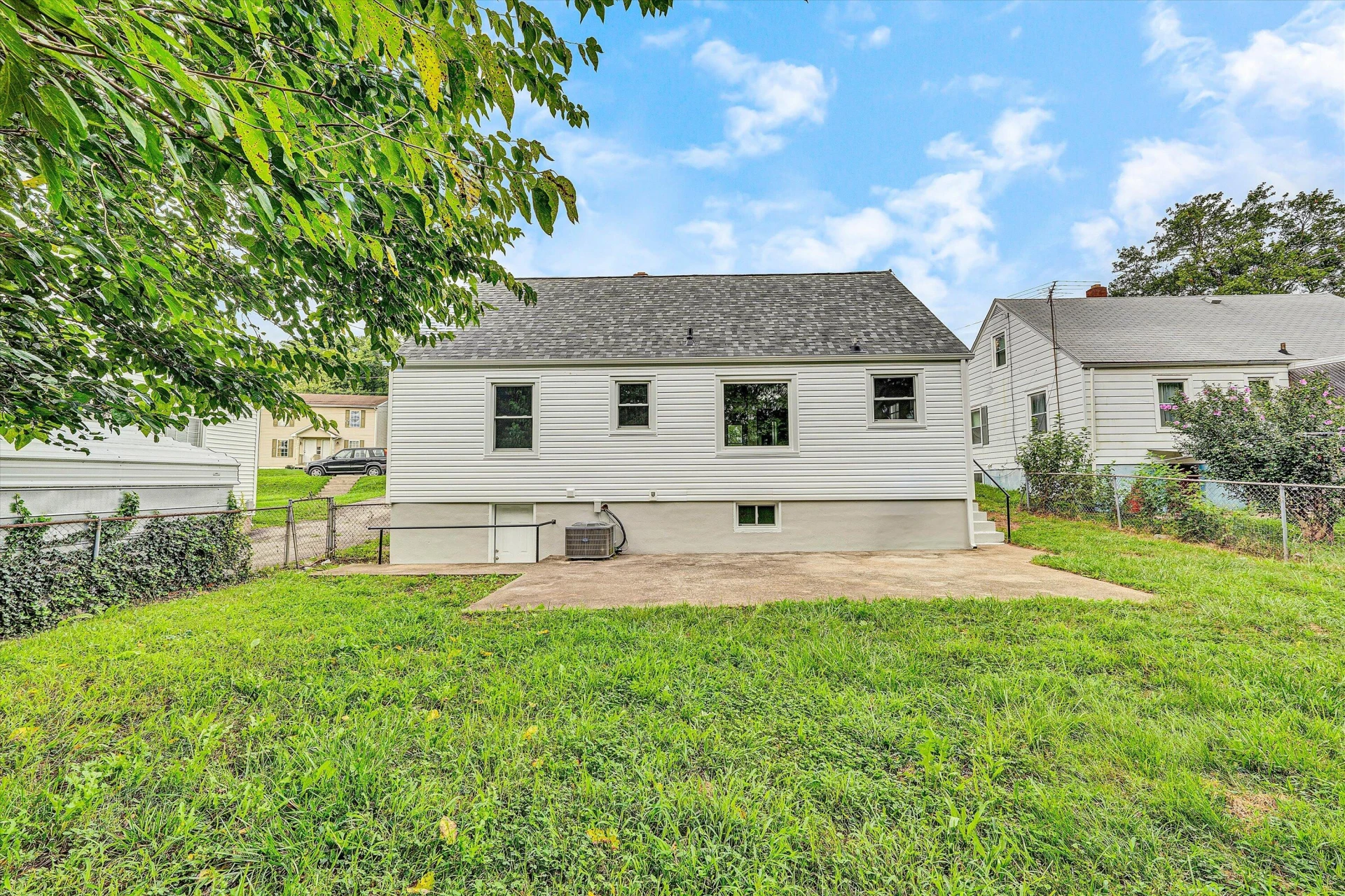 2719 Edison ST NE - Photo 29