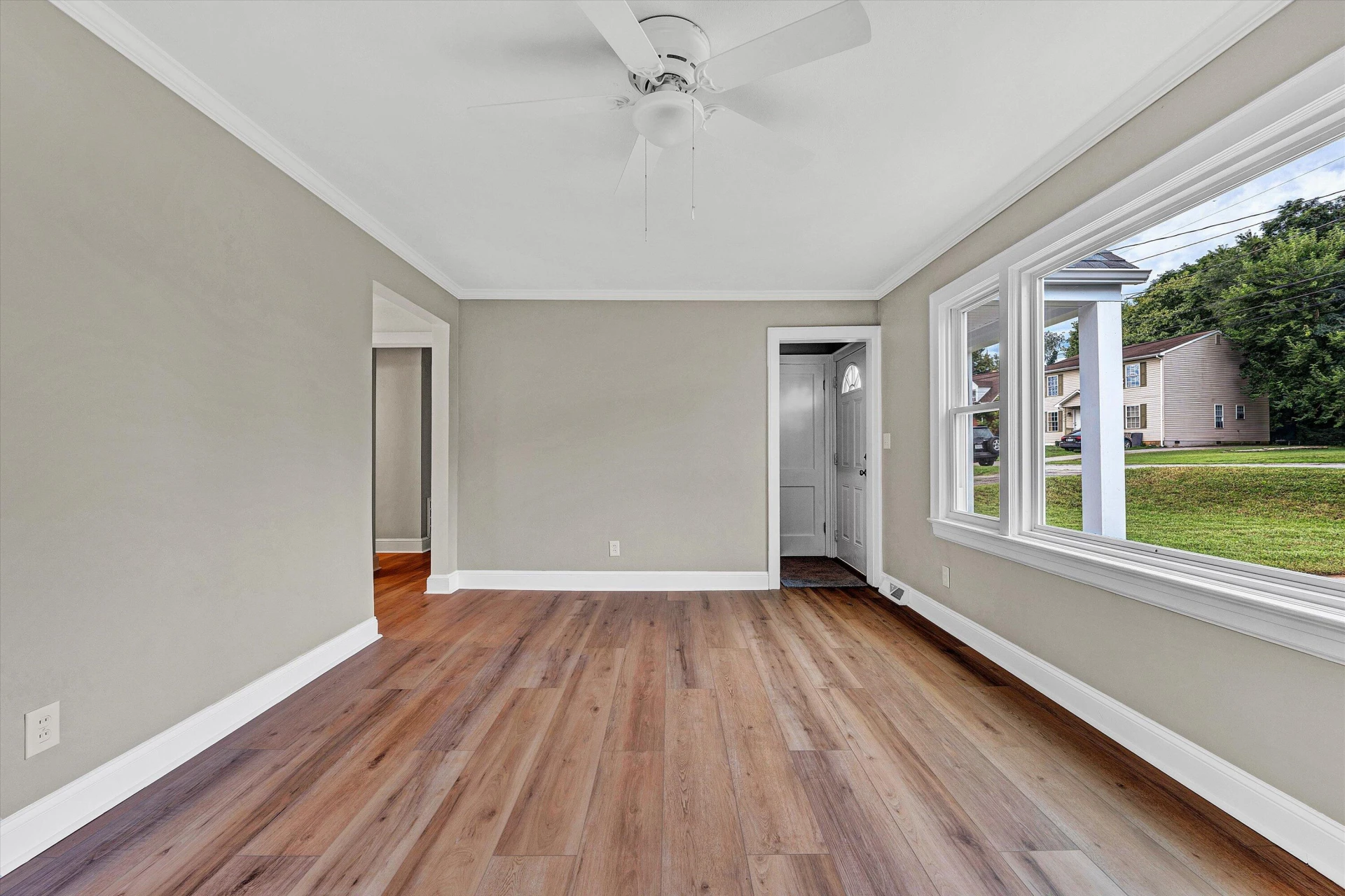 2719 Edison ST NE - Photo 5