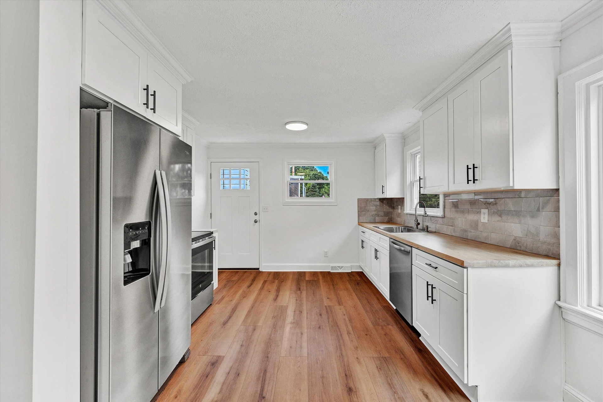 2719 Edison ST NE - Photo 8
