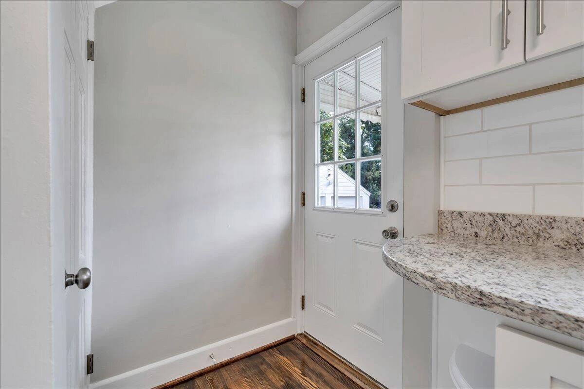 3935 Richland AVE NW - Photo 17