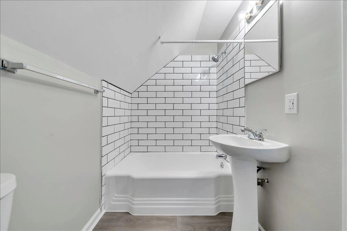 3935 Richland AVE NW - Photo 32