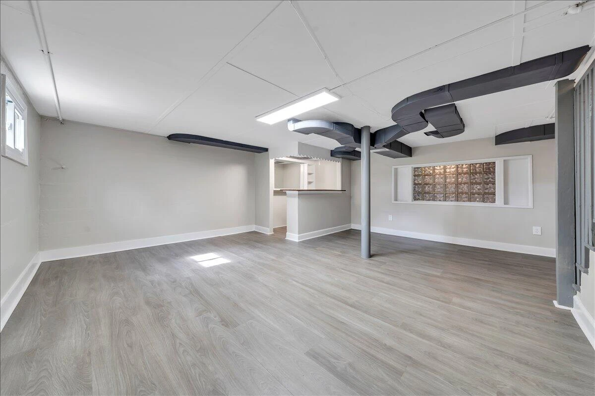 3935 Richland AVE NW - Photo 36