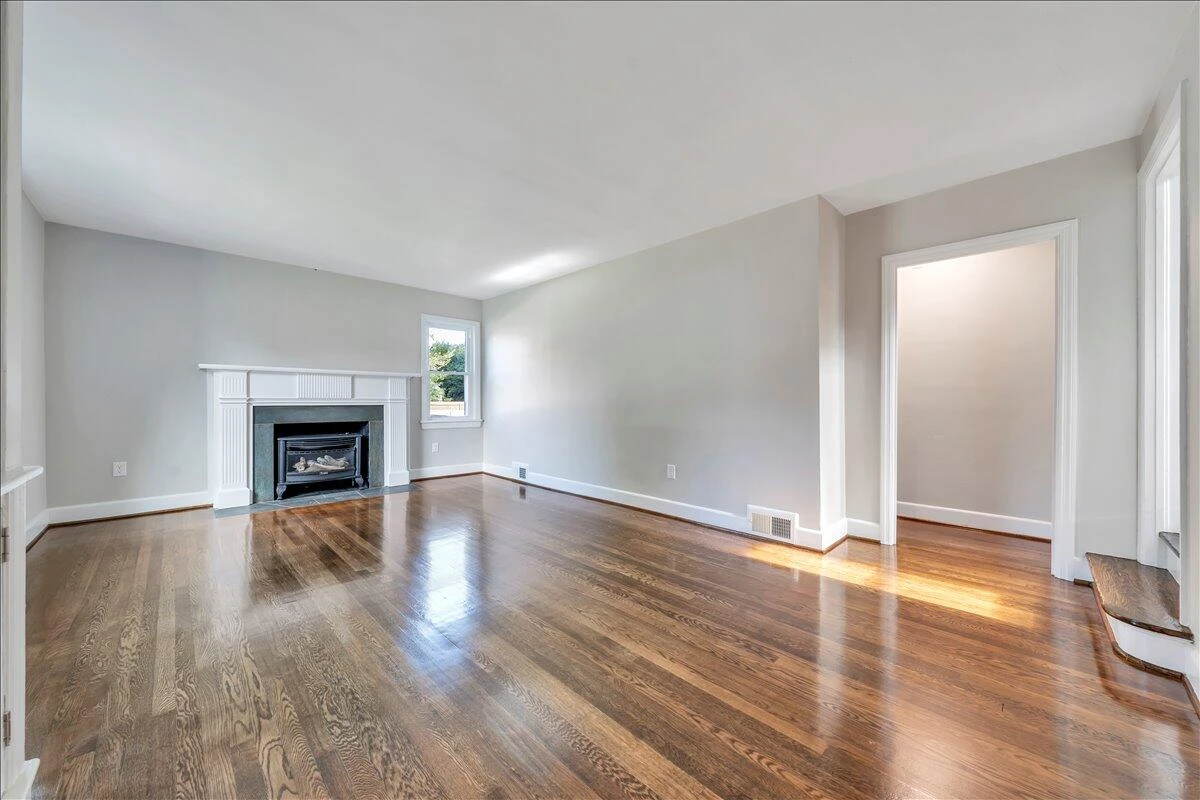 3935 Richland AVE NW - Photo 5