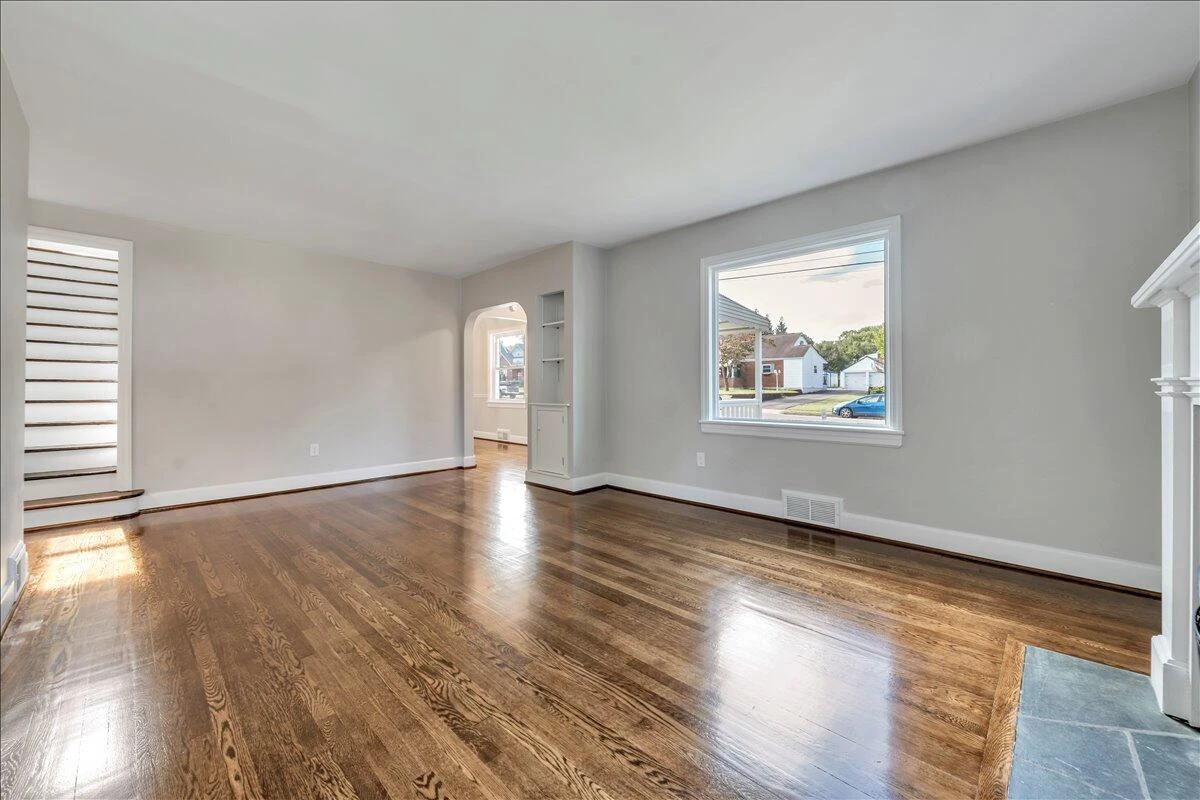 3935 Richland AVE NW - Photo 9