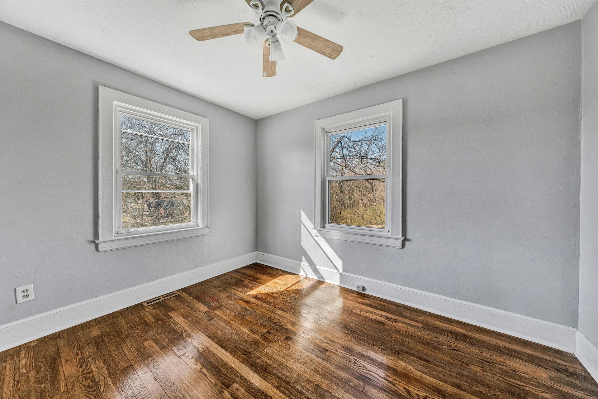 1006 Crescent ST NW - Photo 7