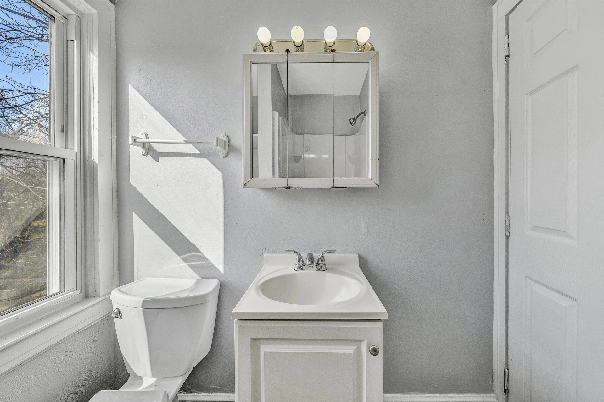 1006 Crescent ST NW - Photo 8