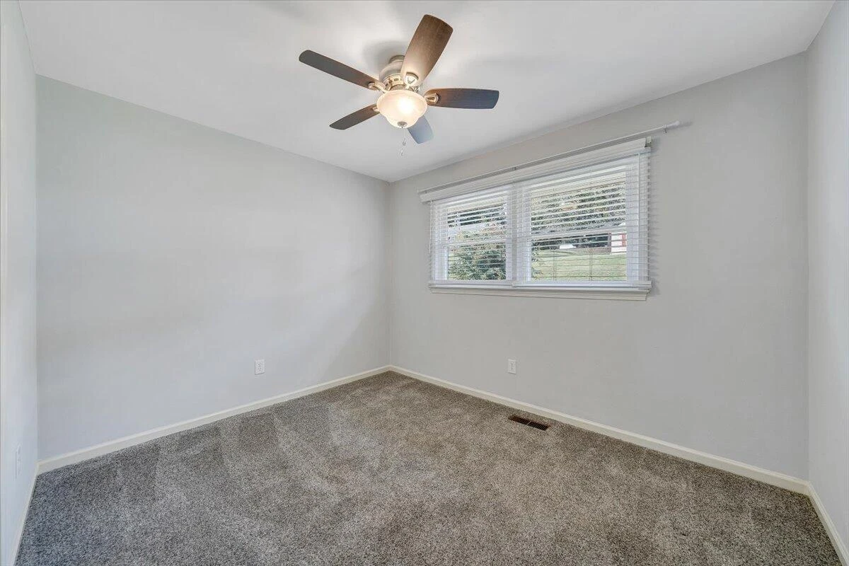 3011 Richard AVE NE - Photo 19