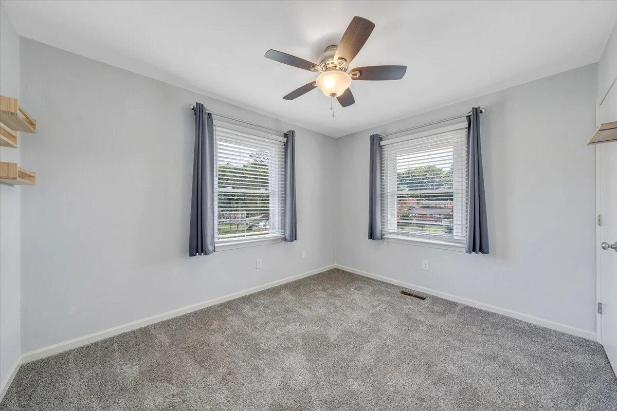 3011 Richard AVE NE - Photo 23