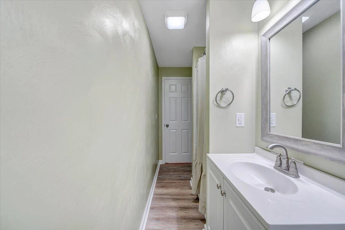 3011 Richard AVE NE - Photo 36