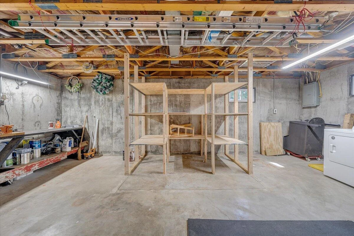 3011 Richard AVE NE - Photo 37
