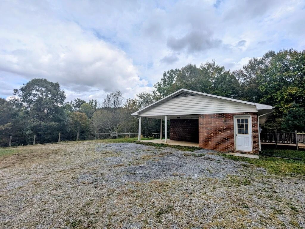173 Hubbard RD SW - Photo 45