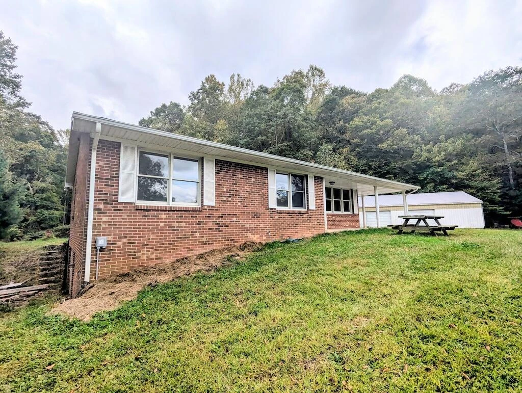 173 Hubbard RD SW - Photo 49