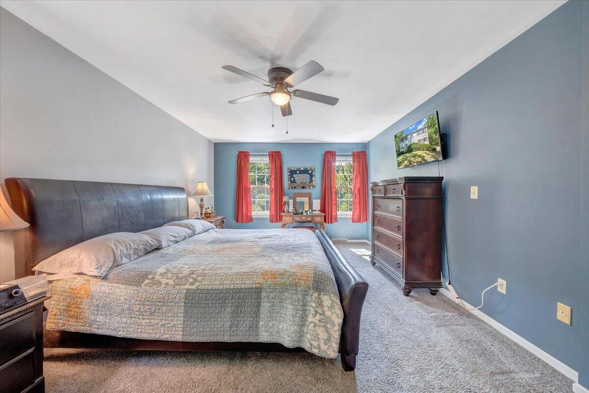 5651 North Lake DR - Photo 46