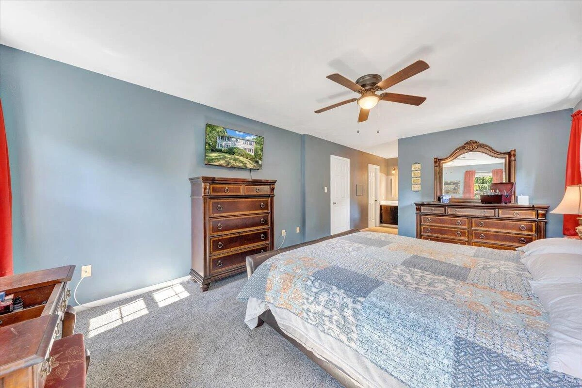 5651 North Lake DR - Photo 47
