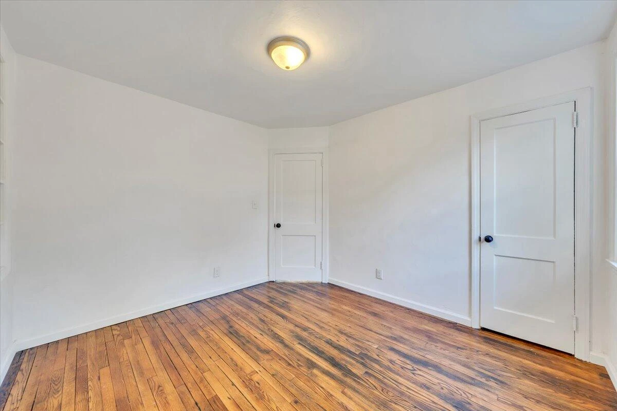 1018 Greenhurst AVE NW - Photo 17