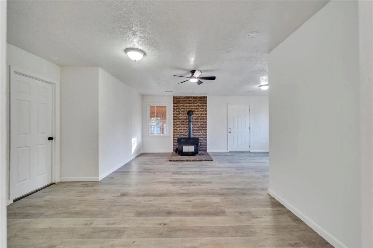 1018 Greenhurst AVE NW - Photo 20