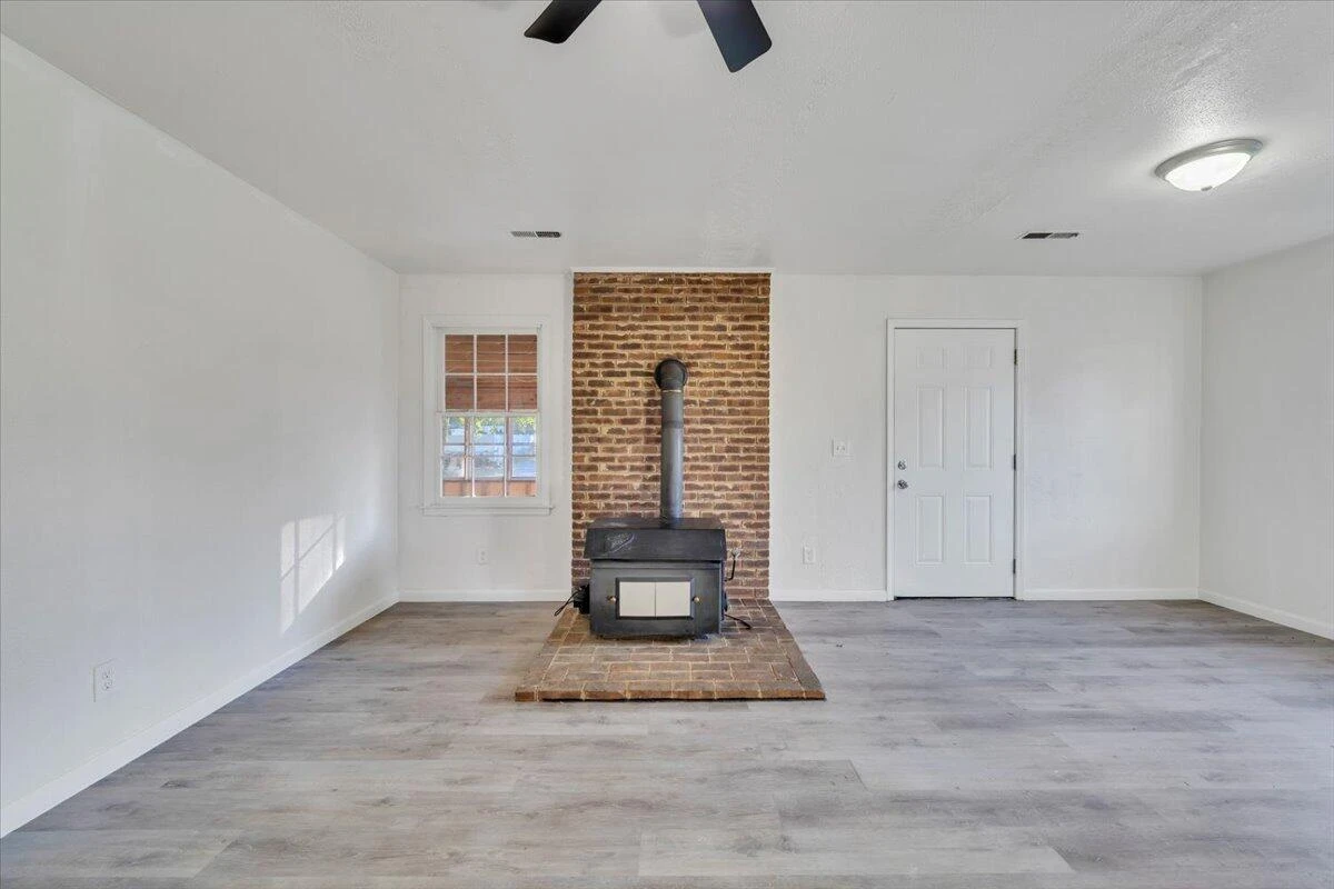 1018 Greenhurst AVE NW - Photo 26