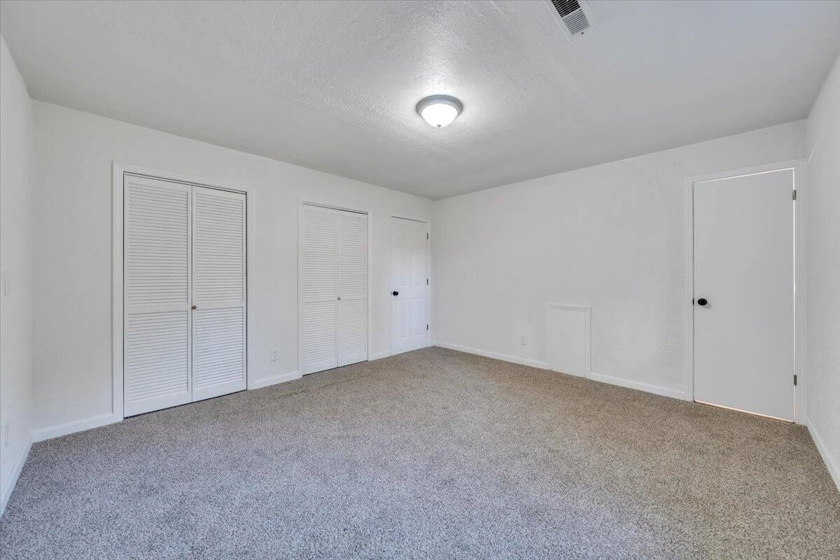 1018 Greenhurst AVE NW - Photo 28