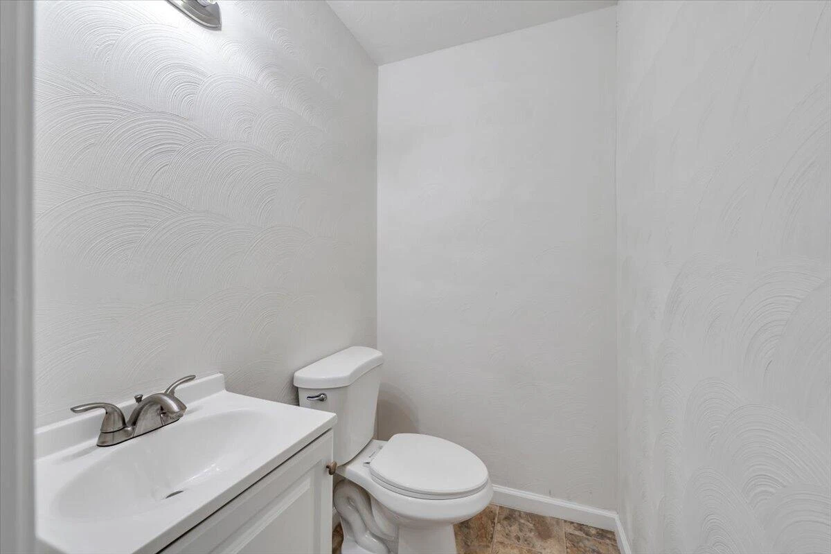 1018 Greenhurst AVE NW - Photo 29