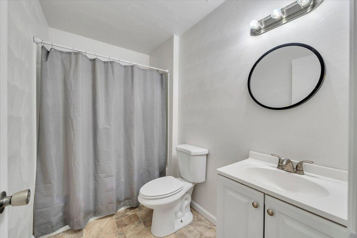 1018 Greenhurst AVE NW - Photo 30