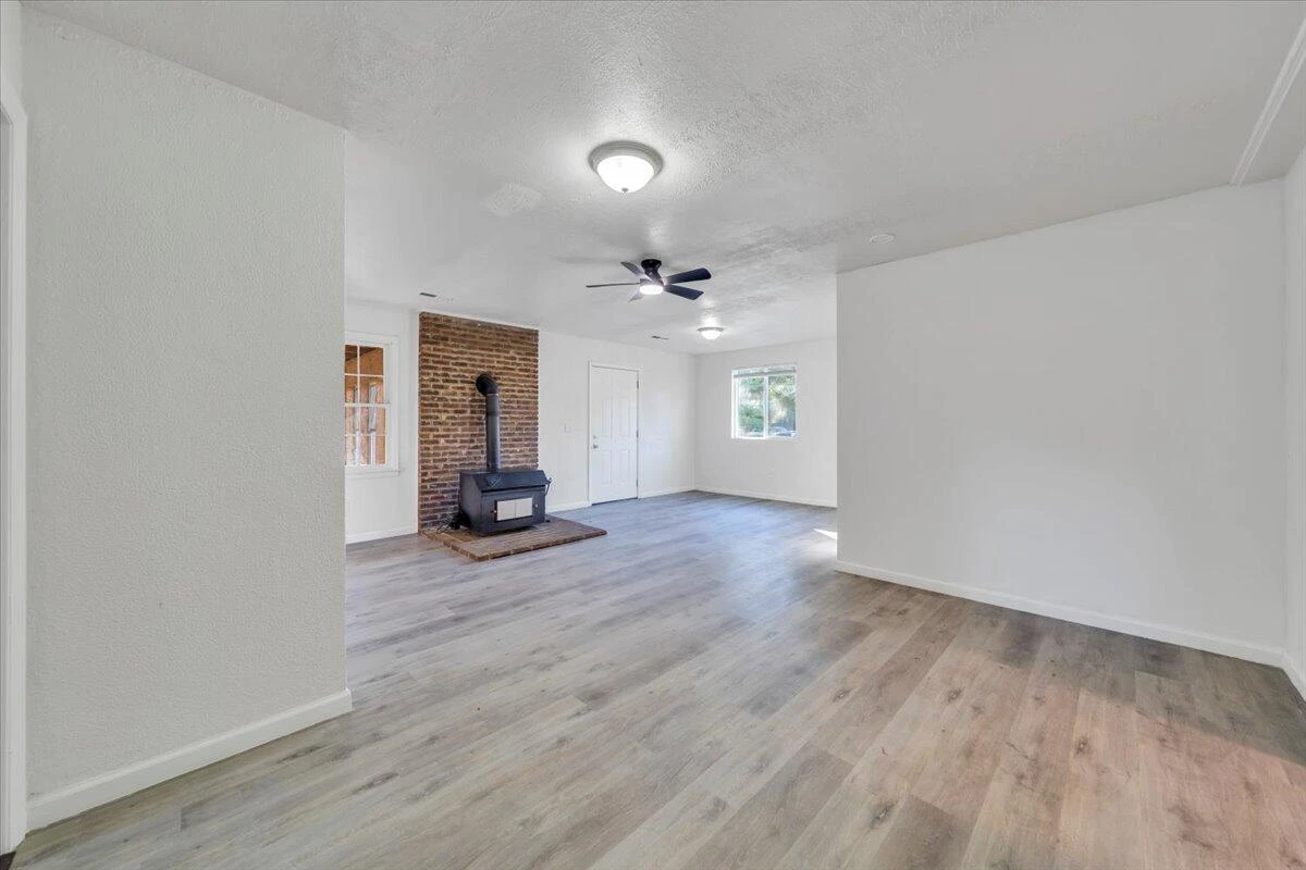 1018 Greenhurst AVE NW - Photo 31