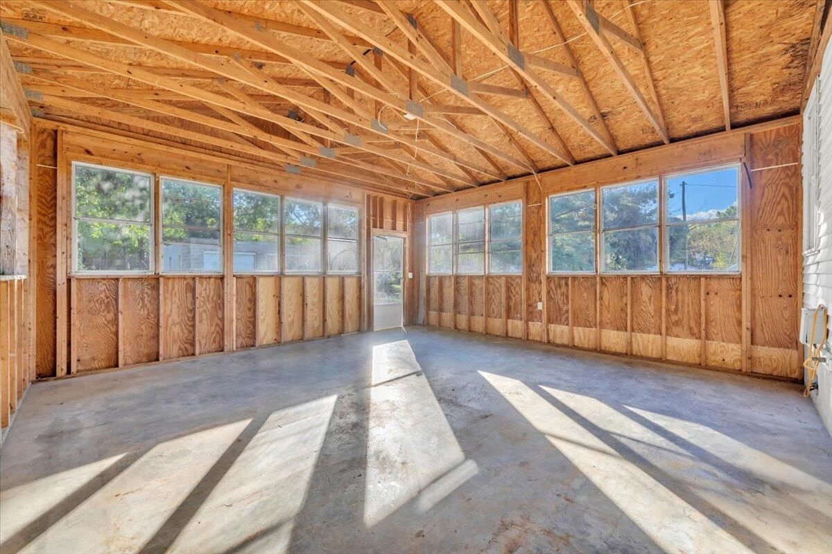 1018 Greenhurst AVE NW - Photo 35