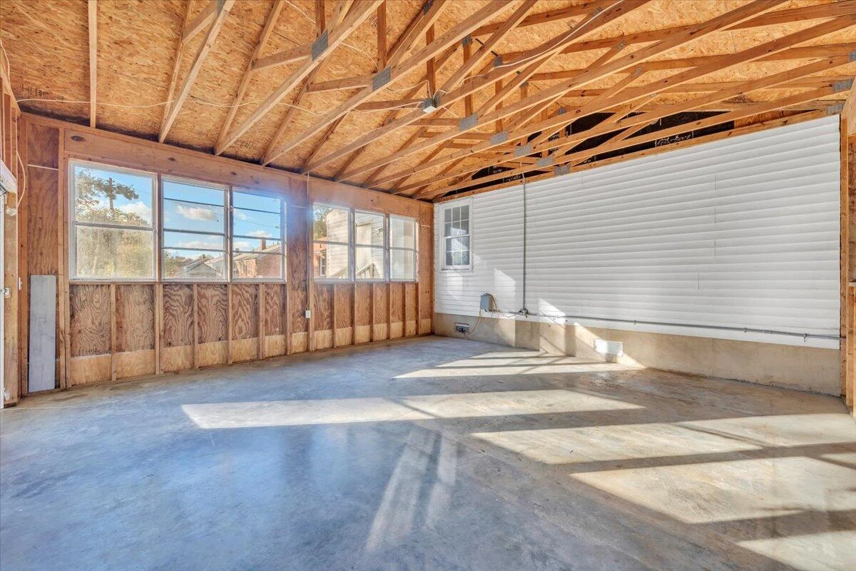 1018 Greenhurst AVE NW - Photo 36